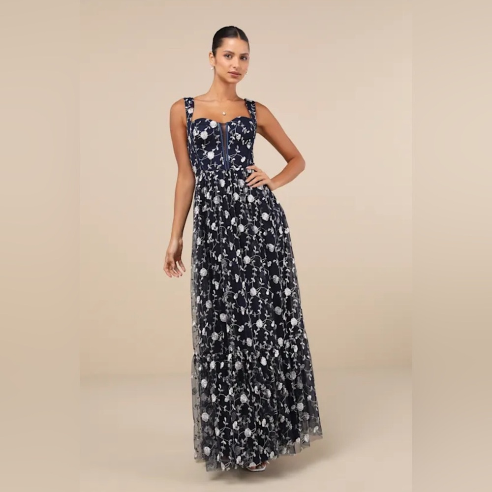 Lulu's Navy and White Floral Maxi Dress